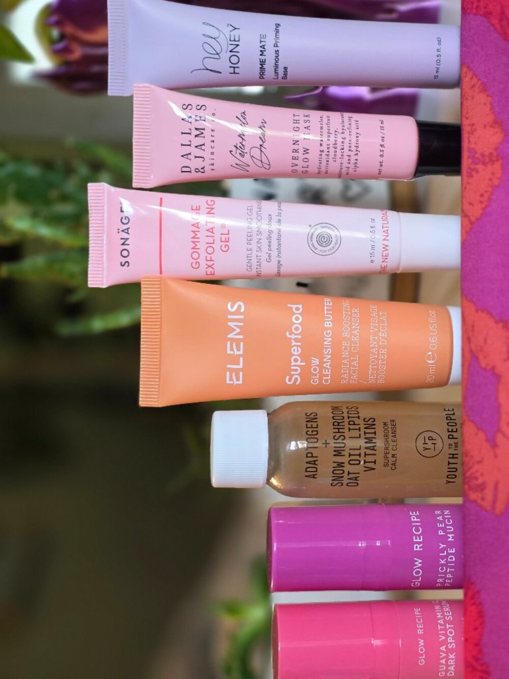 Seven Pack of Deluxe Beauty Samples with Free Drawstring Bag